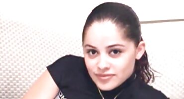 കുളിമുറിയിൽ ഒരു കറുത്ത മനുഷ്യൻ ഹാർഡ് ഫാലസ്