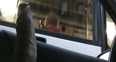 ഒരു കോണ്ടം റെഡ്ഹെഡ് നായിന്റെ കുണ്ണ