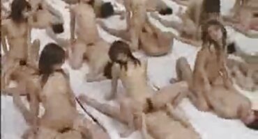 മനോഹരമായ ലോലിപോപ്പ് പാരാമോർ പാന്റീസ് വഴി ചേർത്തു