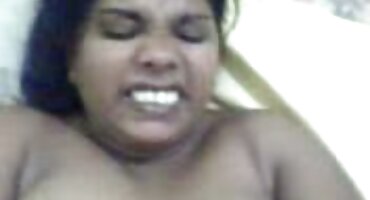 ഷോപ്പിംഗ് മാളിലെ ജീവനക്കാർ ഒരു മനുഷ്യനെ തന്റെ ലിംഗം കൊണ്ട് വലിച്ചെറിഞ്ഞു