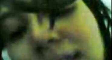 കഷണ്ടി എതിർത്തില്ല, തന്റെ സുന്ദരിയായ കാമുകിയോട് കന്നിലിംഗസ് ചെയ്തു