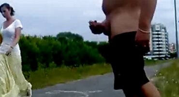 തന്റെ പ്രിയപ്പെട്ട സുഹൃത്തിനൊപ്പം, പെൺകുട്ടി ഡോഗി സ്റ്റൈൽ നശിപ്പിച്ചു