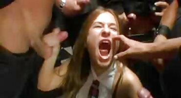 വികാരാധീനനായ ഡോക്ടർ കന്യകാ സമനിരപ്പുണ്ടാക്കുക കോഴി പരിശോധിച്ചു