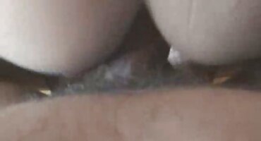 ഒരു മാന്യനായ മനുഷ്യൻ ഒരു ഗംഭീരമായ രൂപം കൊണ്ട് വടി എടുത്തു