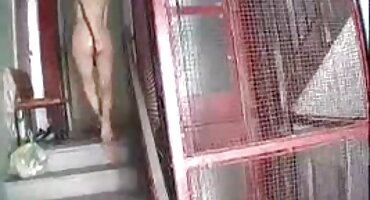 ഗുഡ് മോർണിംഗ് ചിക്ക് അടുക്കളയിലെ പുസിയിൽ