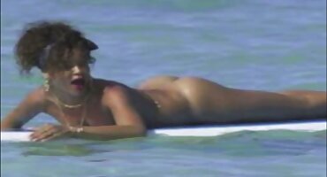 അവർ സെക്സിൽ ചേരുകയും അവരുടെ പ്രിയപ്പെട്ട സ്ഥാനം ആരംഭിക്കുകയും 69