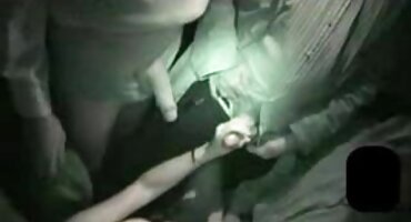 കാമുകന്റെ സ്റ്റാൻഡിംഗ് കോക്ക് മുകളിൽ ചാക്ക് പുസ്സി ചാടി