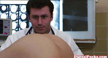 നല്ല സൌജന്യ സമയം ഉള്ള രണ്ട് പെൺകുട്ടികളുമായി എബോണി