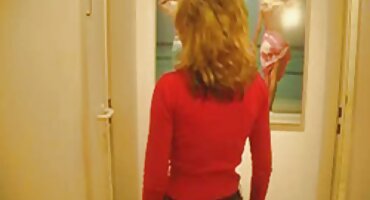 കുടിവെള്ള മനുഷ്യൻ സുന്ദരിയായ പെൺകുട്ടി