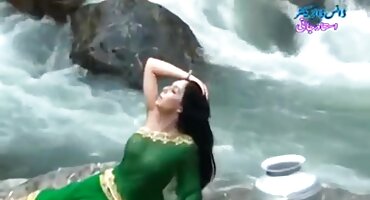 ഒരു മനുഷ്യന്റെ കഴുതയെ നക്കുന്നു, അവനുമായി കൂടുതൽ ചെയ്യുന്നു