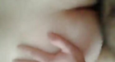 Blonde with tattoos സജീവമായി a huge cock sucking