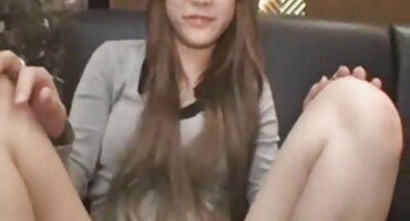 വ്യത്യസ്ത സ്ഥാനങ്ങളിൽ ഭർത്താവിനൊപ്പം പക്വതയുള്ള ചബ്ബി സ്ത്രീ