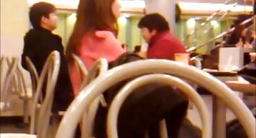 അവൾ കുളിമുറിയിൽ ഒരു ബ്ളോഗ് കൊടുക്കുന്നു അസ്വസ്ഥനായ ഒരു മനുഷ്യന്