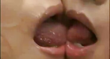 ഇന്ദ്രിയഗോചരമായ ദ്വാരങ്ങളിൽ സുന്ദരികളായ പെൺകുട്ടികൾ