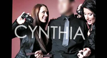 കൊഴുപ്പ് കോഴി കായിക ഇടയിൽ മസാജ്