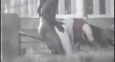 ഡോഗി സ്റ്റൈൽ പൊസിഷനും അവൾക്ക് അനുയോജ്യവുമാണ്