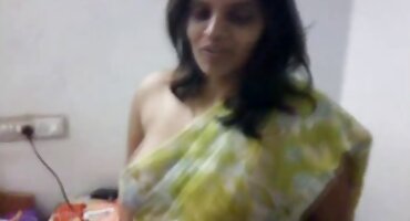 കഴുതയിൽ ഒരു വികാരാധീനനായ ബ്ളോഗ് ഒരു കോഴി നട്ടു ശേഷം