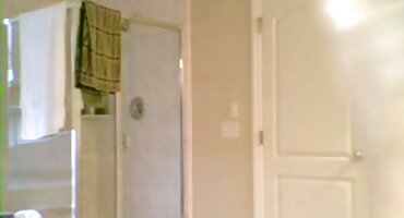 എസ് ട്രാസെറ്റി ട്രാഷ് ടൈറ്റ് സ്വീറ്റ് സ്ലിറ്റിൽ കറുത്ത കുരുമുളക് എടുക്കുന്നു