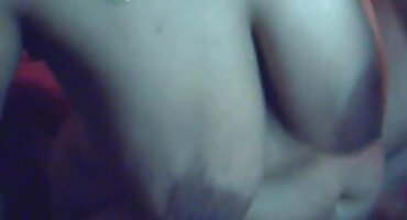 നഗ്നരായി വലിയ ടിറ്റുകൾ സ്ത്രീ ഒരു കറുത്ത മനുഷ്യൻ അത് നൽകുന്നു