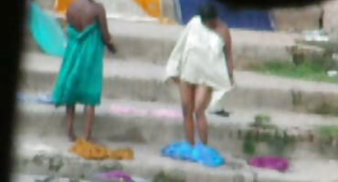 അച്യുതാനന്ദൻ വായിൽ തളിച്ചു കം