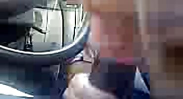 നീണ്ട മുടി ബിച്ച് വായിൽ കോഴി കൊണ്ട് കൈവിട്ടു