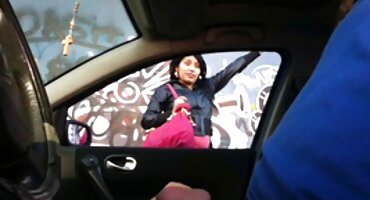 പങ്കാളിയുടെ സന്തോഷം നിഷേധിക്കരുത്, ലിംഗം ആഴത്തിൽ വലിച്ചെടുക്കുക