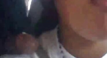 ചൂടുള്ള സ്റ്റഡ് യാതൊരു ഊർജ്ജം ബാക്കി ഒരു നേർത്ത ശരീരം കൊണ്ട് ഒരു ചക്ക് ഉണ്ട്