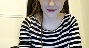 മെറ്റീരിയൽ ലാഭത്തിനായി ഒരു കഷണ്ടി ഡ്യൂഡ് ഉപയോഗിച്ച് ഫ്ലർട്ട് സ്കോപാറ്റ