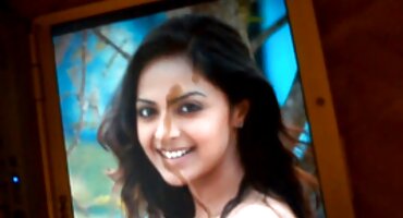 ശക്തമായ അച്യുതാനന്ദൻ അവളുടെ പുസ്സി ലെ ചിക്കൻ