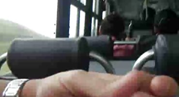 ഡോഗി സ്റ്റൈലിൽ കുനിഞ്ഞ് അവളുടെ ചൂടുള്ള സമനിരപ്പുണ്ടാക്കുക