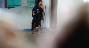 ബ്ലൊഗ് അവളുടെ വായിലും പുസിയും കൊണ്ട് കോഴിയെ ചികിത്സിച്ചു