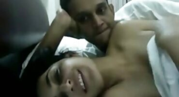 കിടപ്പുമുറിയിൽ തന്റെ കാമുകനെ ചബ്ബി ഭാര്യ നശിപ്പിച്ചു