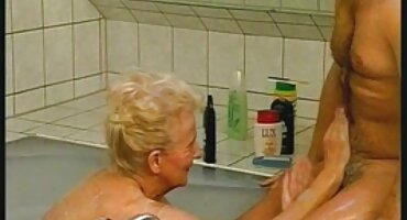 നനഞ്ഞ യോനിയിൽ കാമുകൻ കാമുകി