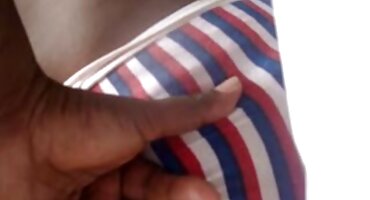 കാമുകൻ മുഷിഞ്ഞ ക്ഷേത്രങ്ങൾ ഒരു കോഴി രസകരമായ സമനിരപ്പുണ്ടാക്കുക