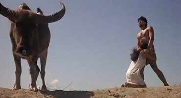 ചിക്കൻ മതിൽ വഴി ഫക്കിംഗ് ആസ്വദിക്കുന്നു നെടുവീർപ്പിടുന്നു