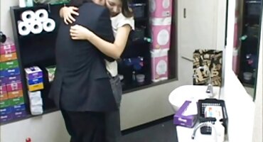 അവൾ വീട്ടിൽ ഒരു വലിയ ബ്ളോഗ് കൊടുത്തു