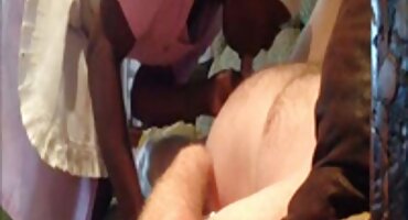 അവൻ പാർക്കിലെ സൌന്ദര്യം നശിപ്പിച്ചു അവളുടെ മുലകളിൽ സ്പ്രേ ചെയ്തു