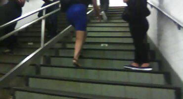 ഒരു നൂറു ഡോളറിന്, പെണ്കുട്ടി ഒരു പുരുഷനെ കുടുക്കി