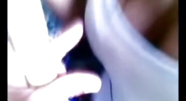 ഗേൾസ് ഇൻ ലിംഗേരി കോഴി മൂന്നുപേരും