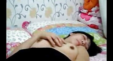 റിലാക്സ് സ്റ്റുഡന്റ് മനുഷ്യൻ കോഴി കുടിച്ചു