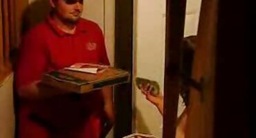 പക്വതയുള്ള പുരുഷന്മാർ പ്രശസ്തമായി വളർത്തി ലേഡി ഒരു ത്രിശങ്കു വേണ്ടി