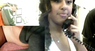 ബെന്റ് ക്രസ്റ്റേഷ്യൻ പെൺകുട്ടി ഒരു മുലാട്ടോ നാറി