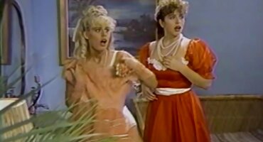 ഗ്ലാസിലെ ആക്ടിവിസ്റ്റ് വേഗം അവളുടെ വായിൽ കോഴിയെ സേവിച്ചു