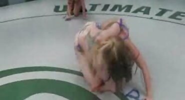 ഹെയറി സമനിരപ്പുണ്ടാക്കുക പെൺകുട്ടി