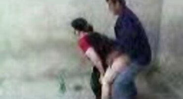 വലിയ പാൽ കൂടെ വേശ്യയെ സജീവമായി ഒരു വലിയ കോഴി സവാരി