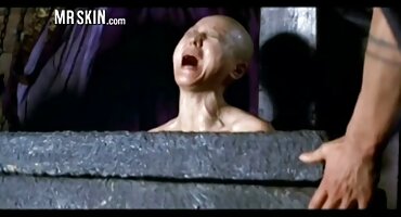 ഒരു പക്വതയുള്ള സ്ത്രീയുടെ നാവിൽ കം ഷോട്ട്