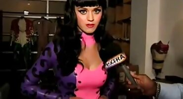 റഷ്യൻ സംസാരിക്കുന്ന ബ്ലൊംദെര് ഇലാസ്റ്റിക് അനസ്